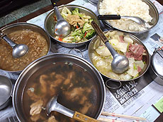 alt="平静国民小学校の給食"