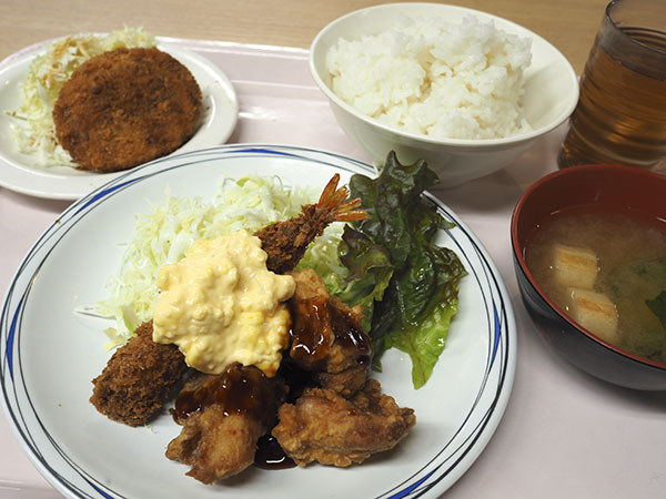 学食レオックの370円ランチ