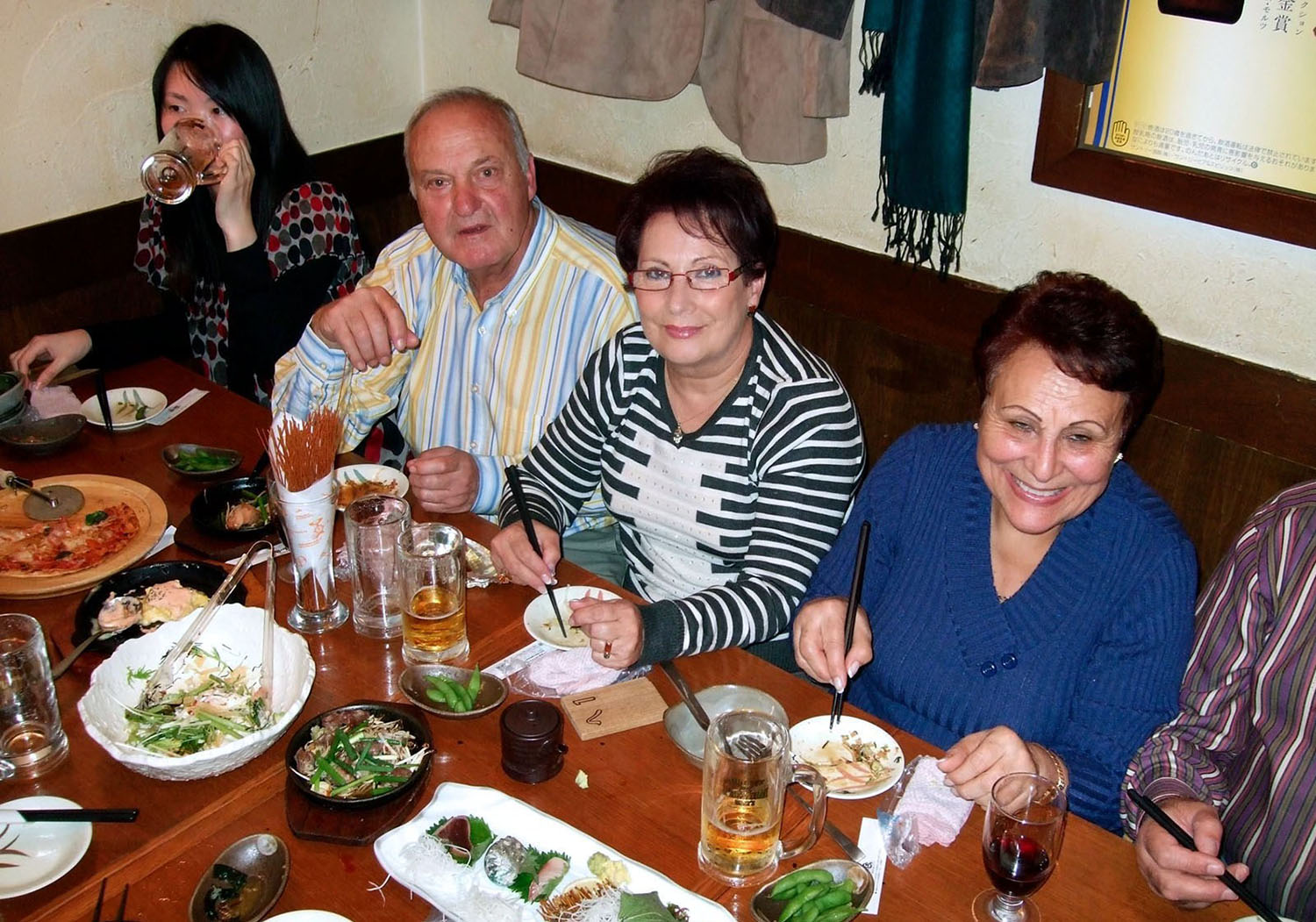 Una fiesta en bar en Shinjuku