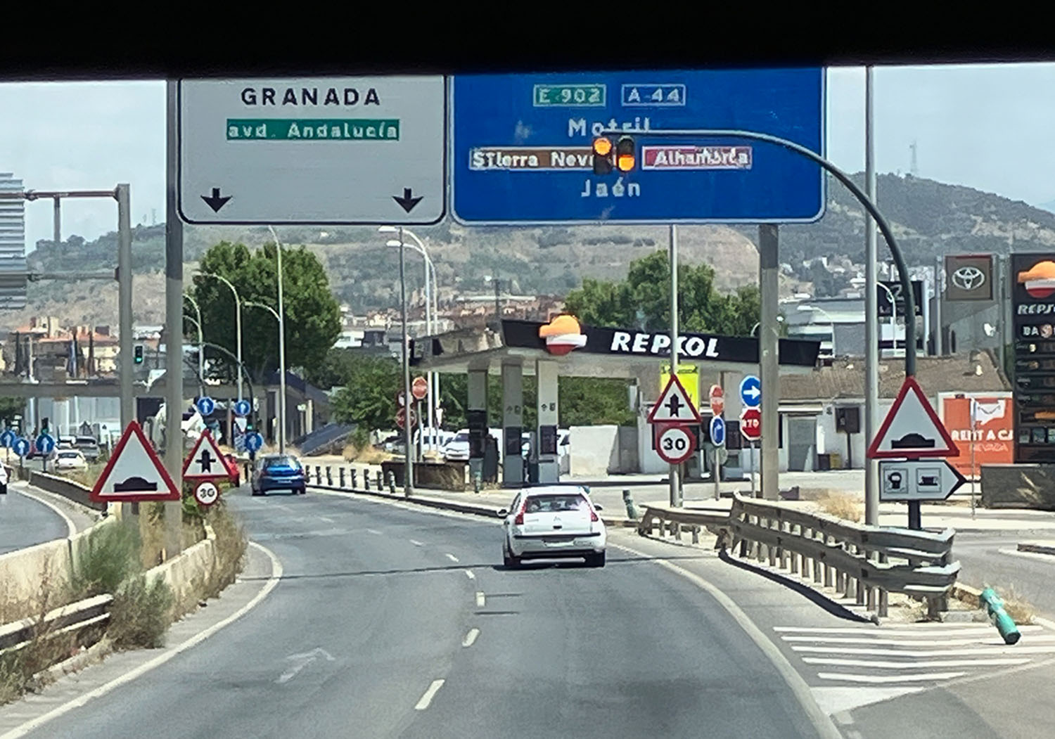 マラガからグラナダへのバス