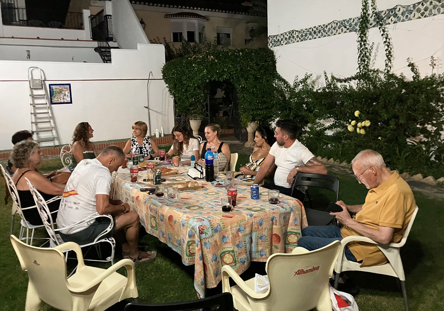 エミリオ宅の庭にて