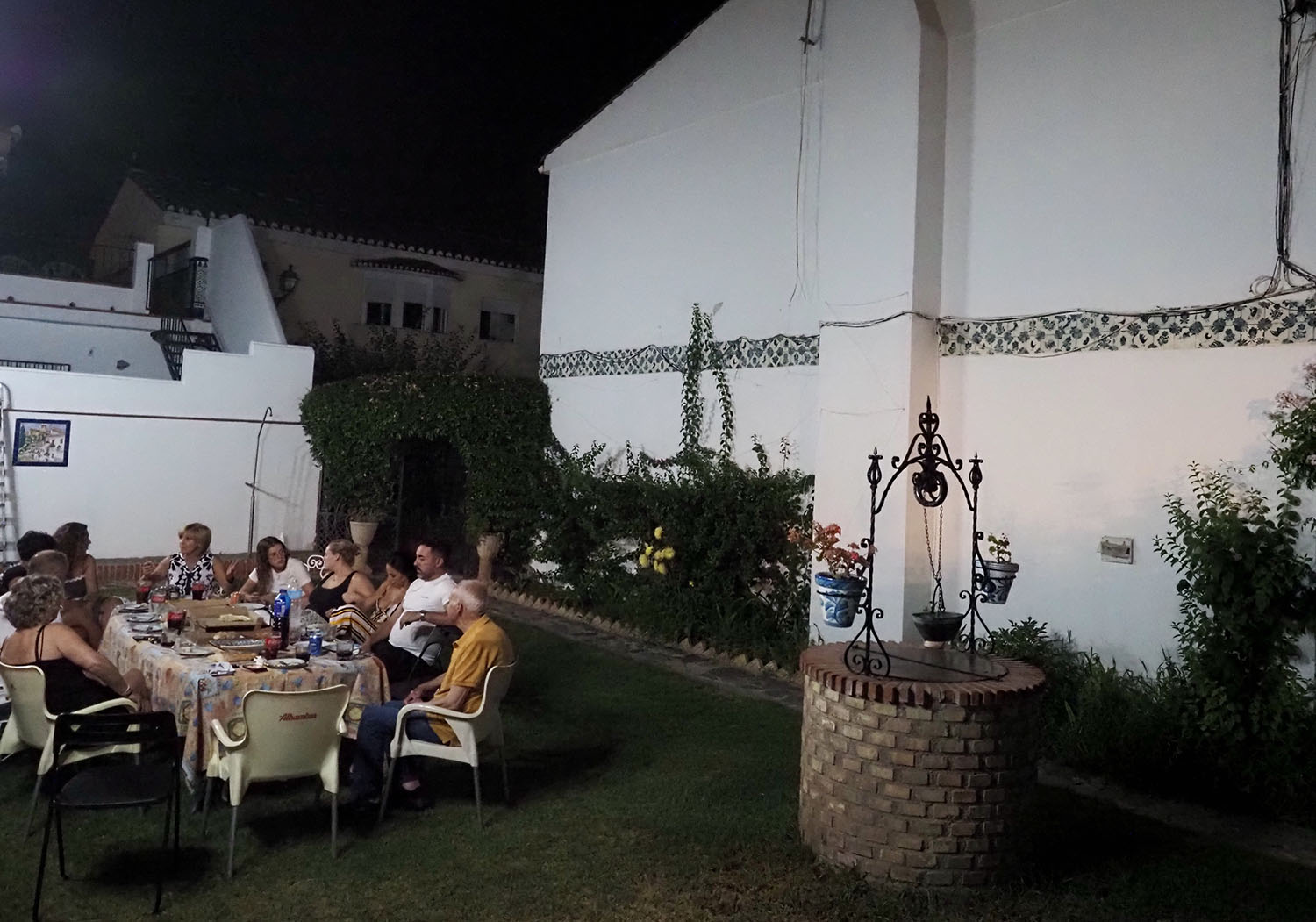 エミリオ宅の庭にて